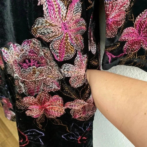 🆕 ECI Vintage Floral Embroidery Velvet Dress 8🆕 - Picture 5 of 12